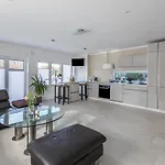 Apartment Deluxe *